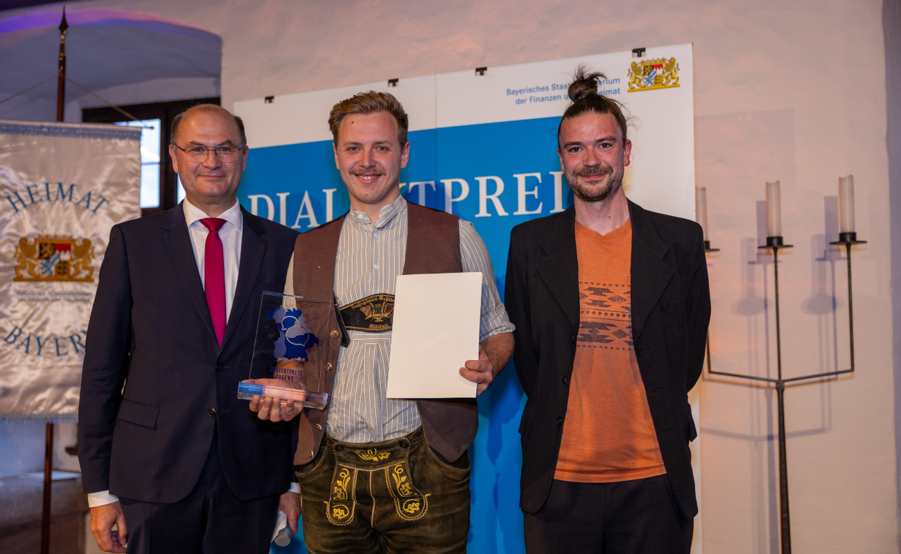  Heimatminister Albert Füracker mit Christian Gruber von Luegstoa C und Sebastian Gröller  (v.l.)