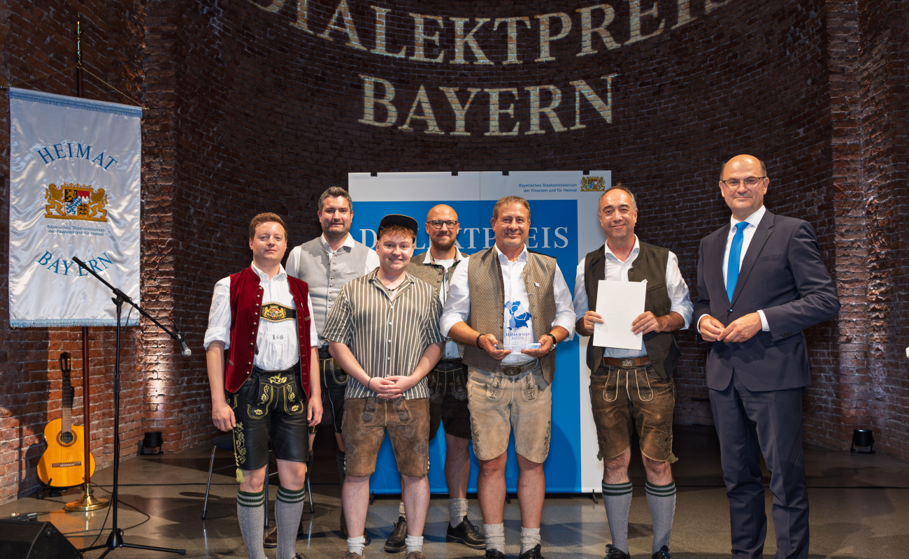  Heimatminister Albert Füracker mit Alpin FM 