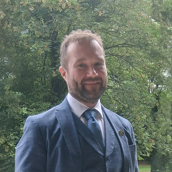 Dr. Sebastian Daller
