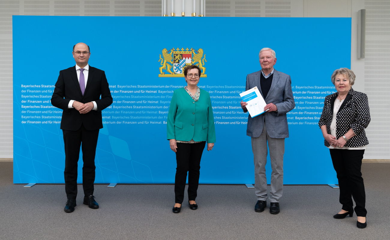 Heimatminister Albert Füracker mit Vertretern der LeNA Bayreuth GbR