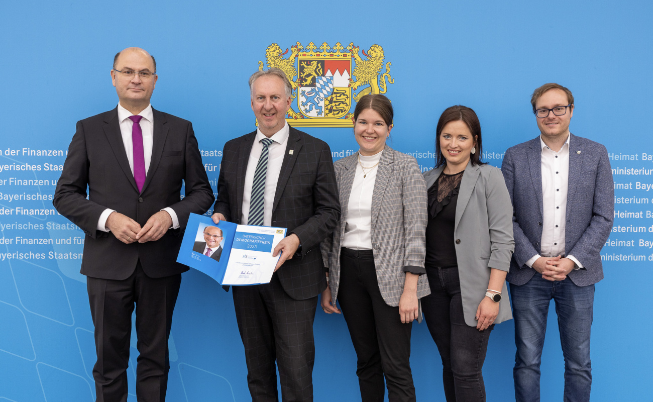 Heimatminister Albert Füracker mit Vertretern des Landkreises Regen