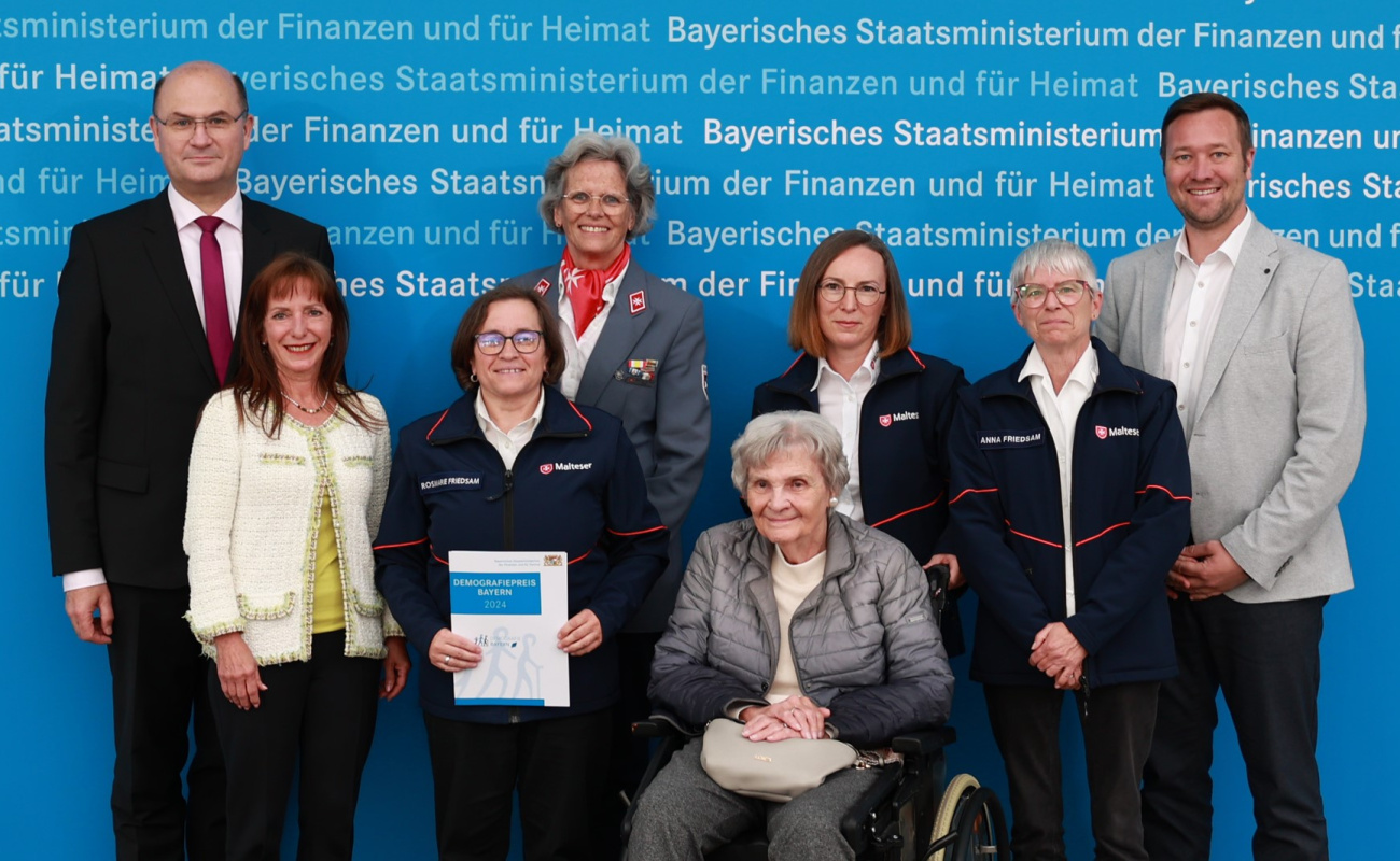 Heimatminister Albert Füracker mit Vertreterinnen des Malteser Hilfsdienst e.V. Diözese Passau