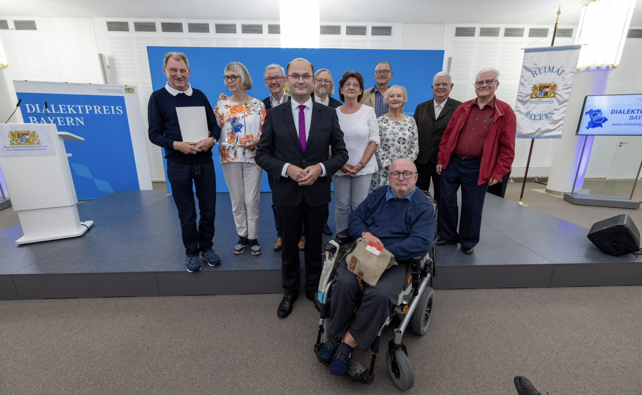 Heimatminister Albert Füracker mit Collegium Nürnberger Mundartdichter