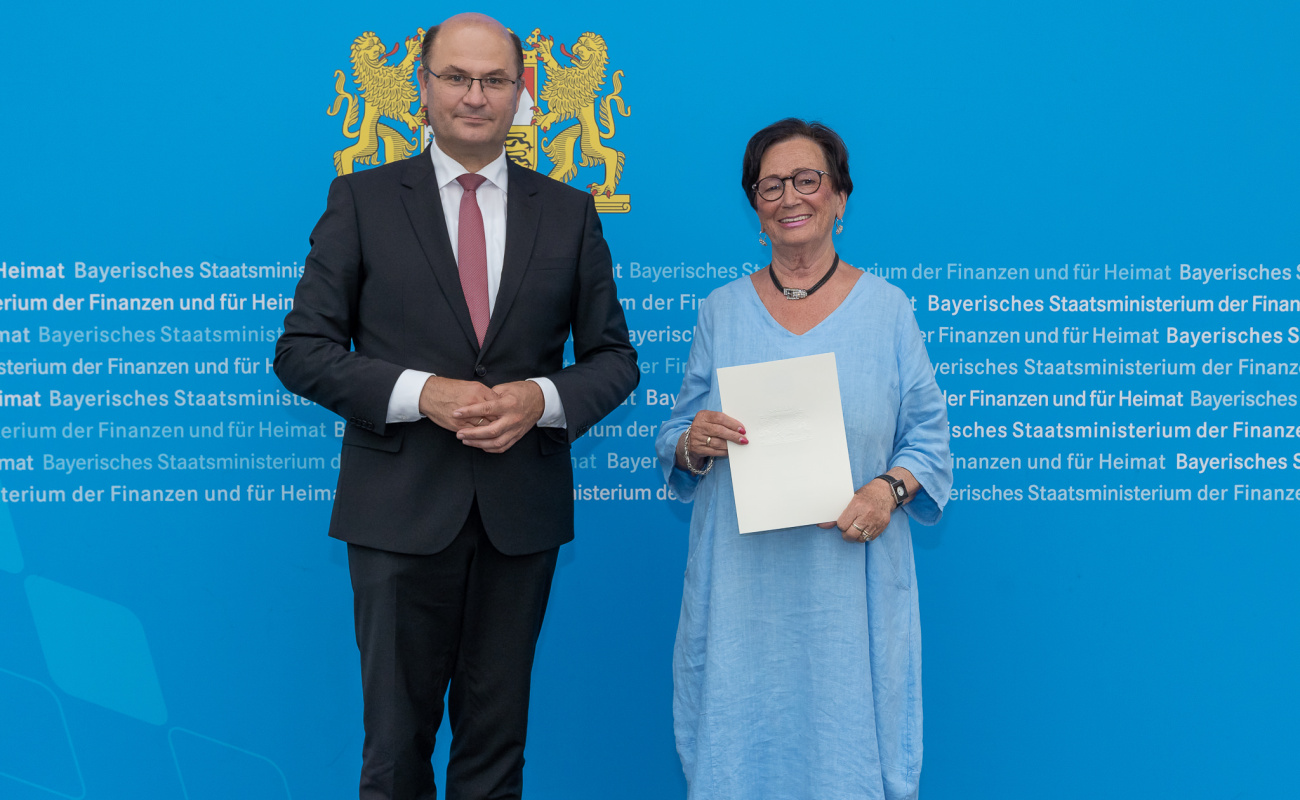 Heimatminister Albert Füracker mit Lore Hock