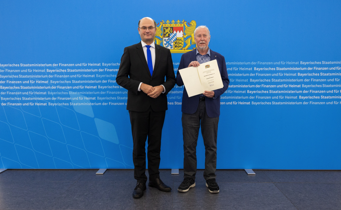 Heimatminister Albert Füracker mit MundArtFreunde Bayern e.V.