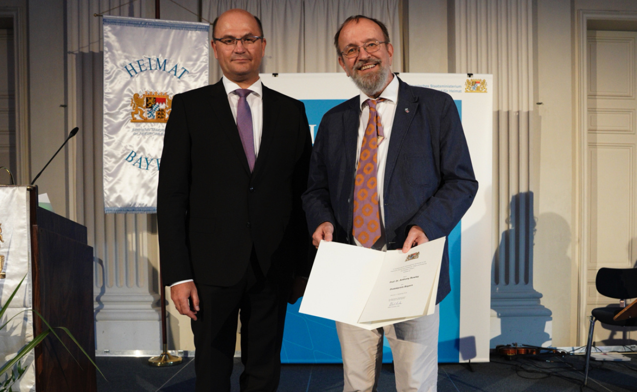 Heimatminister Füracker mit Prof. Dr. Anthony Rowley