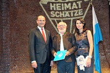 Heimatminister Albert Füracker und Kunstministerin Prof. Dr. med. Marion Kiechle prämieren 100 Heimatschätze