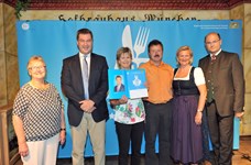Ministerpräsident Dr. Markus Söder, Heimatminister Albert Füracker und die Präsidentin des DEHOGA Bayern e. V., Angela Inselkammer, prämieren die 100 besten Heimatwirtschaften
