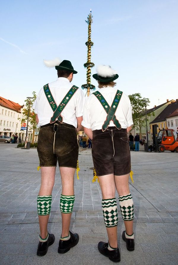 Maibaumaufstellen