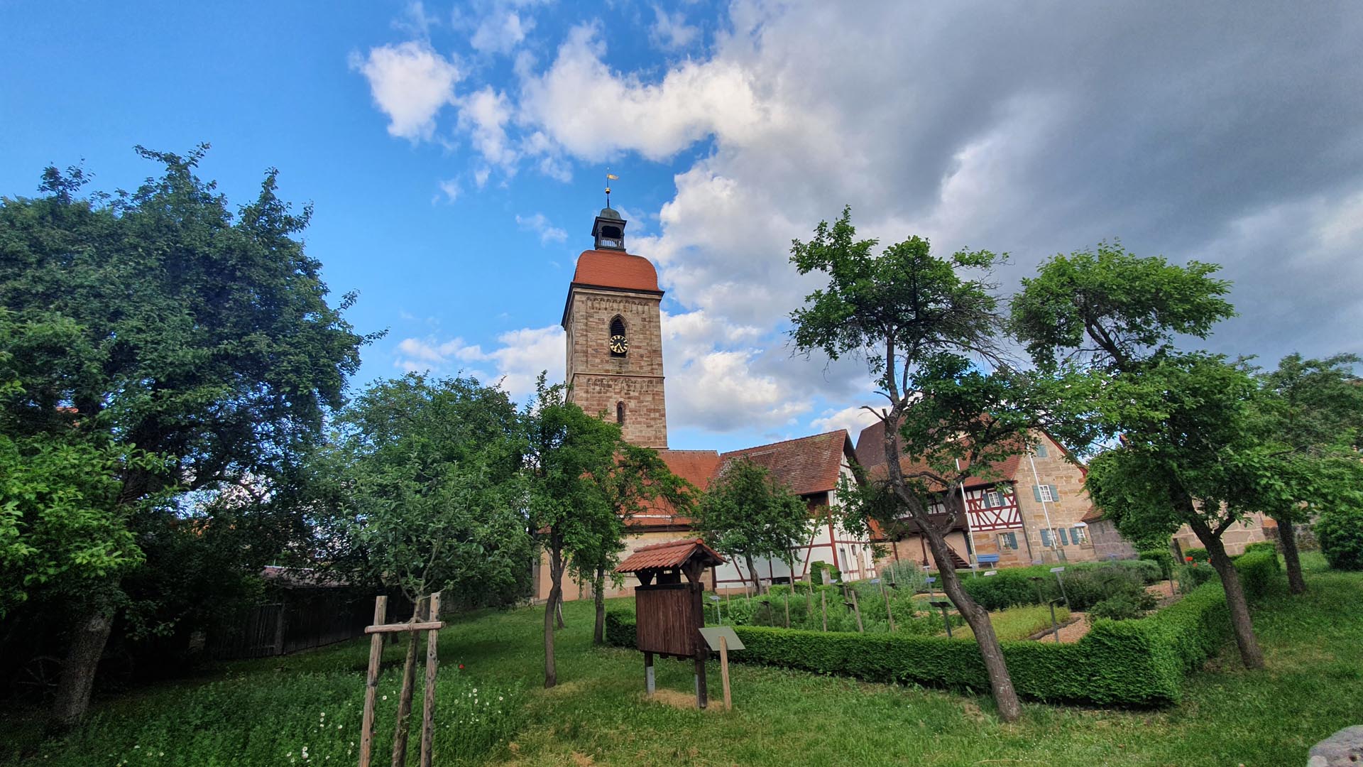 Museumshof und Evangelische Kirche in Roßtal