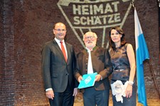 Heimatminister Albert Füracker und Kunstministerin Prof. Dr. med. Marion Kiechle prämieren 100 Heimatschätze
