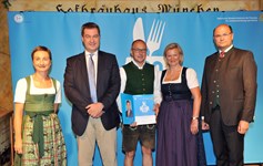 Ministerpräsident Dr. Markus Söder, Heimatminister Albert Füracker und die Präsidentin des DEHOGA Bayern e. V., Angela Inselkammer, prämieren die 100 besten Heimatwirtschaften
