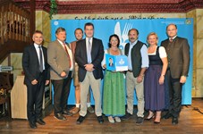 Ministerpräsident Dr. Markus Söder, Heimatminister Albert Füracker und die Präsidentin des DEHOGA Bayern e. V., Angela Inselkammer, prämieren die 100 besten Heimatwirtschaften
