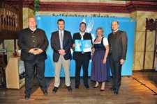 Ministerpräsident Dr. Markus Söder, Heimatminister Albert Füracker und die Präsidentin des DEHOGA Bayern e. V., Angela Inselkammer, prämieren die 100 besten Heimatwirtschaften
