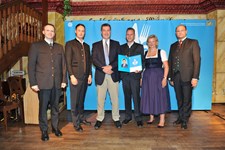 Ministerpräsident Dr. Markus Söder, Heimatminister Albert Füracker und die Präsidentin des DEHOGA Bayern e. V., Angela Inselkammer, prämieren die 100 besten Heimatwirtschaften
