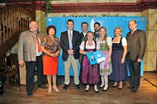 Ministerpräsident Dr. Markus Söder, Heimatminister Albert Füracker und die Präsidentin des DEHOGA Bayern e. V., Angela Inselkammer, prämieren die 100 besten Heimatwirtschaften
