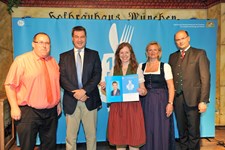 Ministerpräsident Dr. Markus Söder, Heimatminister Albert Füracker und die Präsidentin des DEHOGA Bayern e. V., Angela Inselkammer, prämieren die 100 besten Heimatwirtschaften
